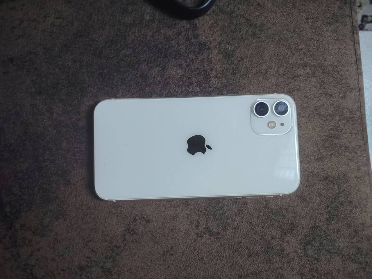 سلام عليكم إيفون, 11 ذاكرة 64 بطارية مبدلة بس ميصرف شحن 95 كلشي بي شغال نضيف فقط عواج قليل بشاصي مماثر على إيشي سعر 250 بس مجال قليل كلش /***********/ ***********
