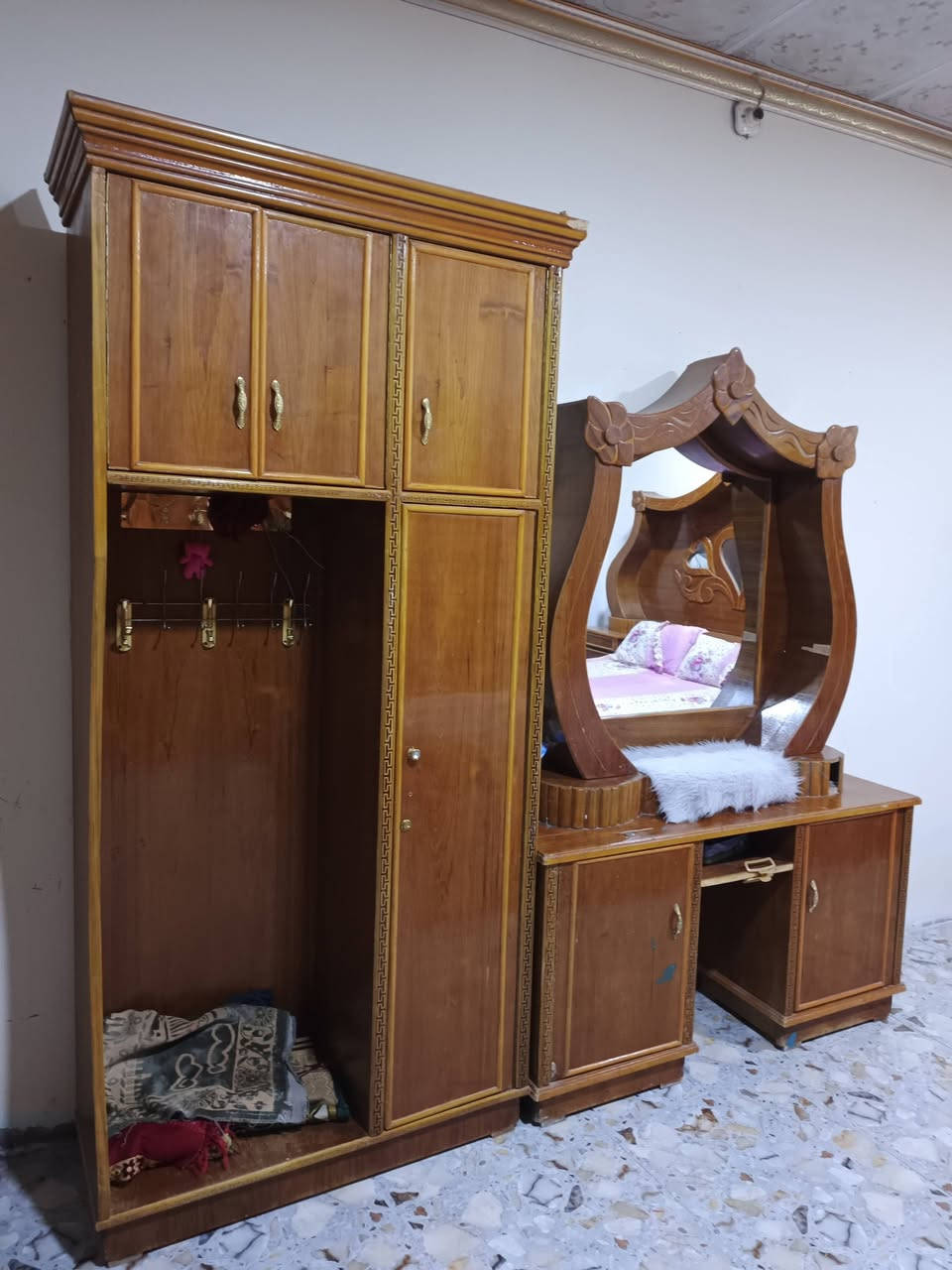 @إشارة 
غرفه نوم حطاطه كنتور 6 بوب مع 4 ملاحق ومجر وزاويه باب وحده و3ملاحق وزاويه جربايه نضيفه مابيه شخط غرفه كلش نضيفه مكاني بعقوبه تقاطع الساده ***********
