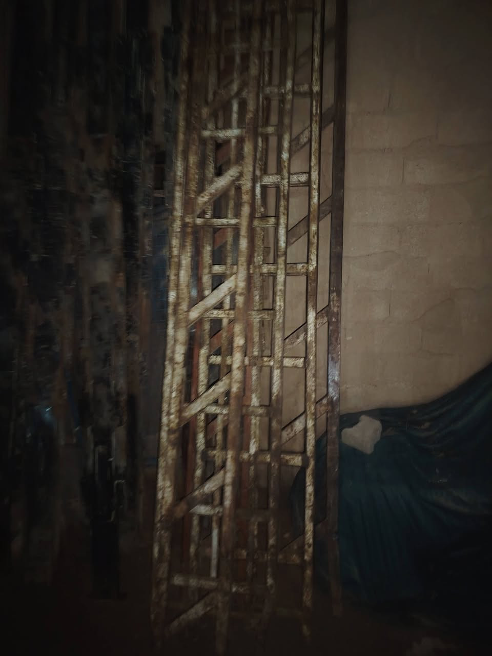 سلام عليكم
محجر عدد 8 ودنك اشمتز عدد 6مخلف كامل 
لبيع لاستفسار ***********
