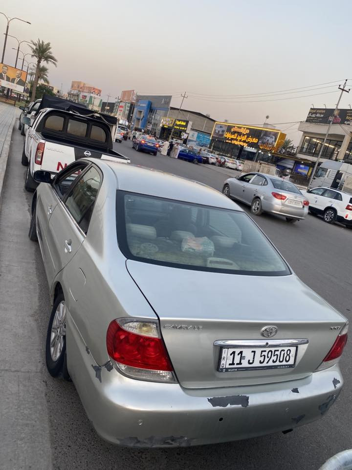 السلام عليكم…
للبيع تويوتا كامري 2005 وارد امريكي المحرك جديد لاتنقيص ولا تبخير مكفوول تخم تاير 
تبريد ميشتغل محتاج راديتر وكومبريسر ضررها بنيد وچاملغ مصبوغة عام للجمالية السعر 86وبيه مجال للشراي 
العنوان فلوجة .

 *********** 
وغير متواجد على الفيس
