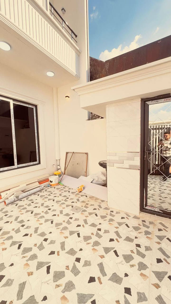 🔰دار للبيع طابو صرف بناء2026 الموقع كركوك منطقة الممدودة قرب جامع الصادق الأمين 

المساحه 100متر الواجهه 5متر يحتوي على  3غرف نوم  وهول2 ومطبخ حاروبارد واستقبال وصحيات 3 وكراج سياره درج داخلي داخلي 

السعر 110مليون وبي مجال للتواصل
للإستفسار اكثر الاتصال 
 ***********☎️
او مراجعة مكتب القاسمي للعقار فرع٣ عنوان المكتب حي الأسرى مقابل صيدلية الجواهر
