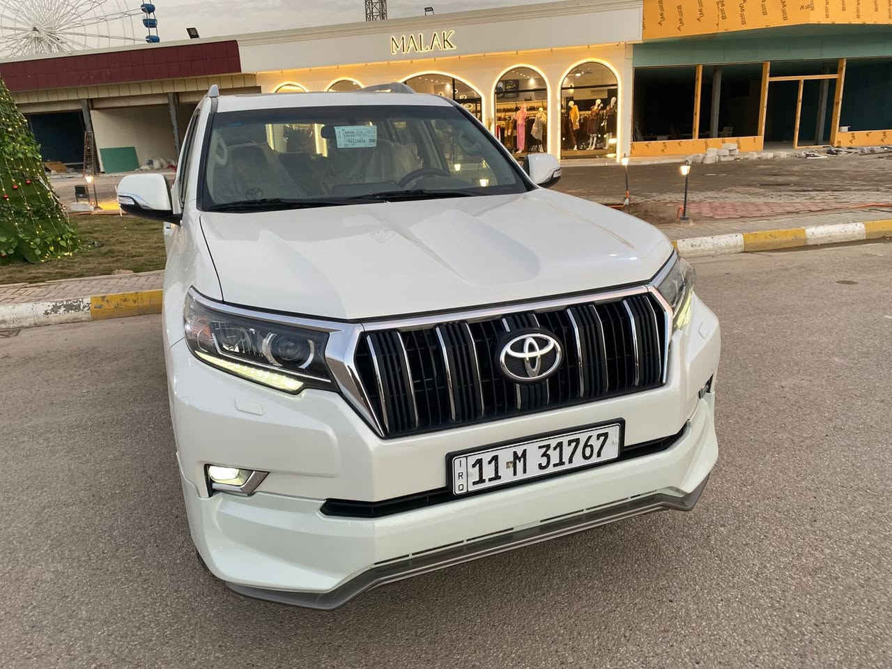 سلام عليكم برادو 2018 TXL
سيارة كفالة عامة عدة بيديار اصبع واحد صغير
ماشية 70الف حقيقي 
زراك لايت 
فتحة سقف 
اشاير بالمري 
مري قلاب 
تشغيل عن بعد
ثلاجة وصطية
كامرة خلفية 
حساسات 
رقم بغداد مشروع وطني بسمي 
سيارة جديدة لا حالوب ولا رصعات كفالة عامة 
السعر 385وبيهة مجال 
للاستفسار ***********
