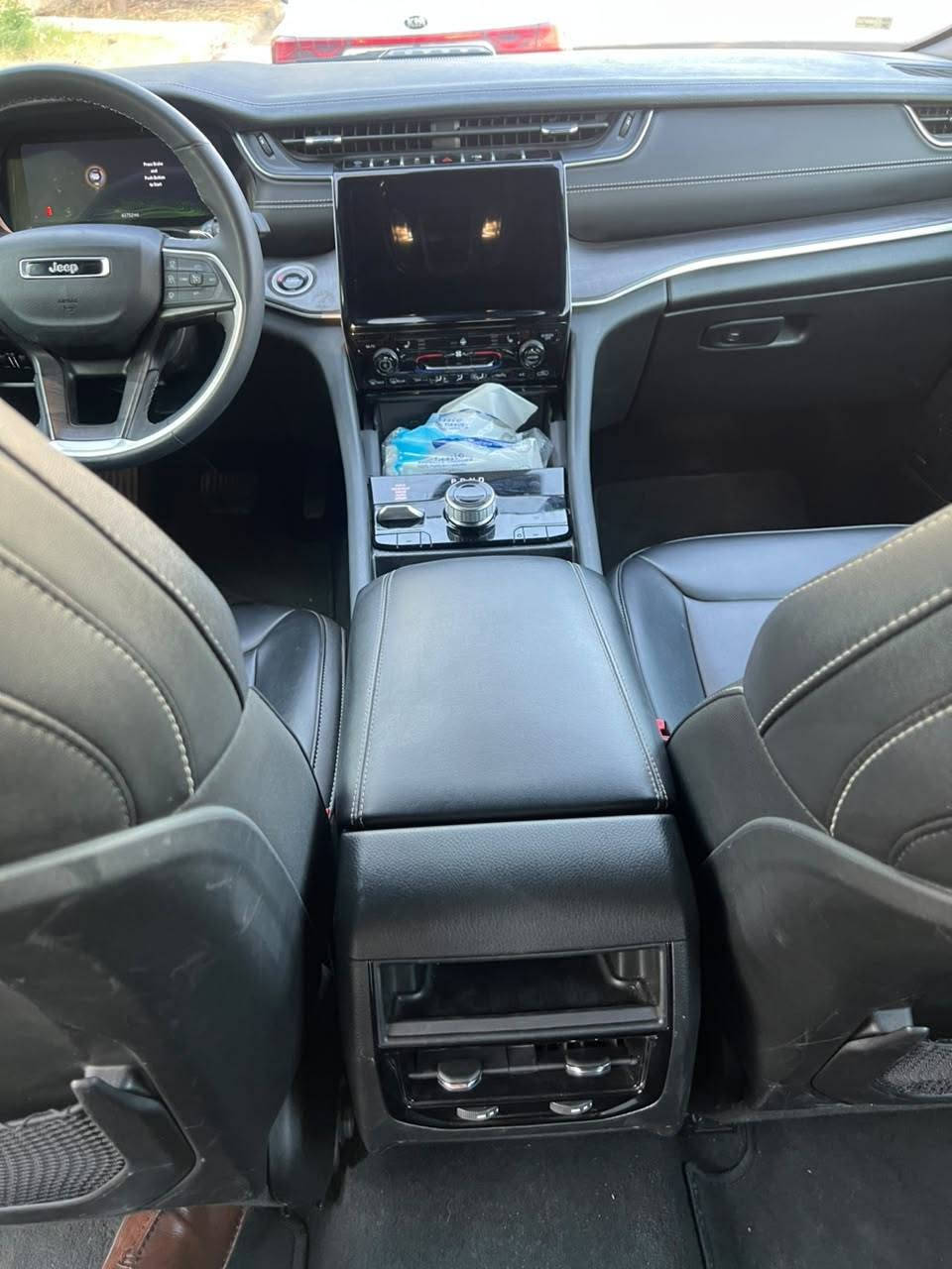 للبيع وماكو هيج سعر 310$ 
Jeep Grand Cherokehee 4xe Plug-in Hybrid 2024

جيب كراند شيروكي  هايبرد  

5 راكب ، هايبرد بانزين وشحن 

ماشية 40 الف ميل. بحالة الزيرو

رقم اربیل باسمي سنوية وهزه جديد. 

المواصفات :- 

5انضمة قياده 

تدفئة تبريد كشتات 

نضام سماعات هواي موصفات بيها  

فور ويل 4-4

٥ كامرا وحساسات خلفيه بريك).

كشنات جلد امامية تدفئة وتبريد وميموري.

تدفئة بالستيرن.

تبريد وتدفئة ٣ مناطق التحكم بيها منفصل ( السايق والراكب والخلف كل واحد وحد).

بردات خلفية.

تشغيل عن بعد .

شاحن واير ليس.

تحكم ستيرن كهرباء.

شاشة كبيرة.

5 مودات للقيادة مع off-road mode.

حساسات امامية وحساسات خلفية .

رادار امامي وخلفي وجانبي مع تنبيه نقاط عمية وبريك تلقائي 
 
الضرر
بابـ صایق

 مكان السيارة  اربیل

*********** واتساپ أربيل, العراق
