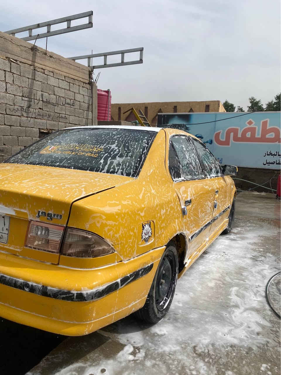 سلا عليكم من رخصت الادمن سمند موديل17 مكينه كير كفاله عامه بيها بس  تكحيلات وصبغ  وخياسات قليله مصفره هيئه وغرامات وعدي وصولات بيهه سياره مال جناي تخم تاير جديد باتري جديد لايتات جدد ويلات جدد سياره تحويل باي وكت يعجبك السعر 28وبيها مجال حك جيه 
رقم *********** مكان سياره بصره الجزيره Singapore
