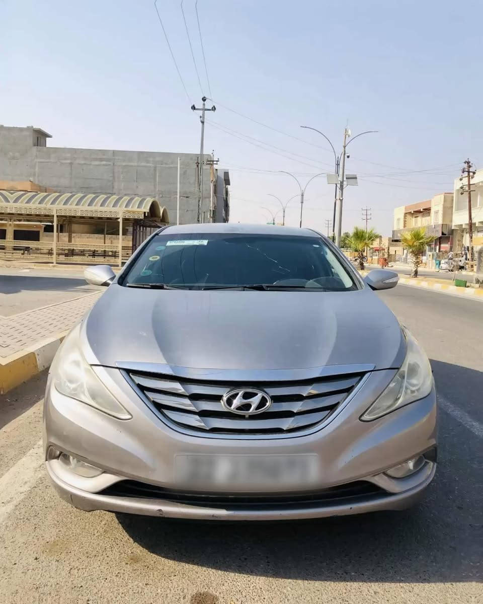 سوناتا  مضلع 2011 ادوات كصه جنطه
كير محرك شرط كارتون
لا تنقيص ولا تبخير
محرك 2400 دوش المرغوب 
فول موصفات عدا الفتحه 
بصمه / اشاير ب المري / مري شفط 
بصمه بيبان وجنطه / كشن جلد / تحكم كشن كهربائي
تدفئه ب الكشنات الاماميه والخلفيه 
تبريد قطعتين 
شاشه ايباد كعده بلادي
دمام ب الجنطه صوت فول 
تبريد ثلج تدفئه فول
متومه سنويه وارقام وبليته طبق الاصل 
زنون عالي ناصي حت البلاجكتورات زنون
*********** 
مكان صلاح الدين / بيجي 

سعر 55 وبيها مجال حك الجيه
