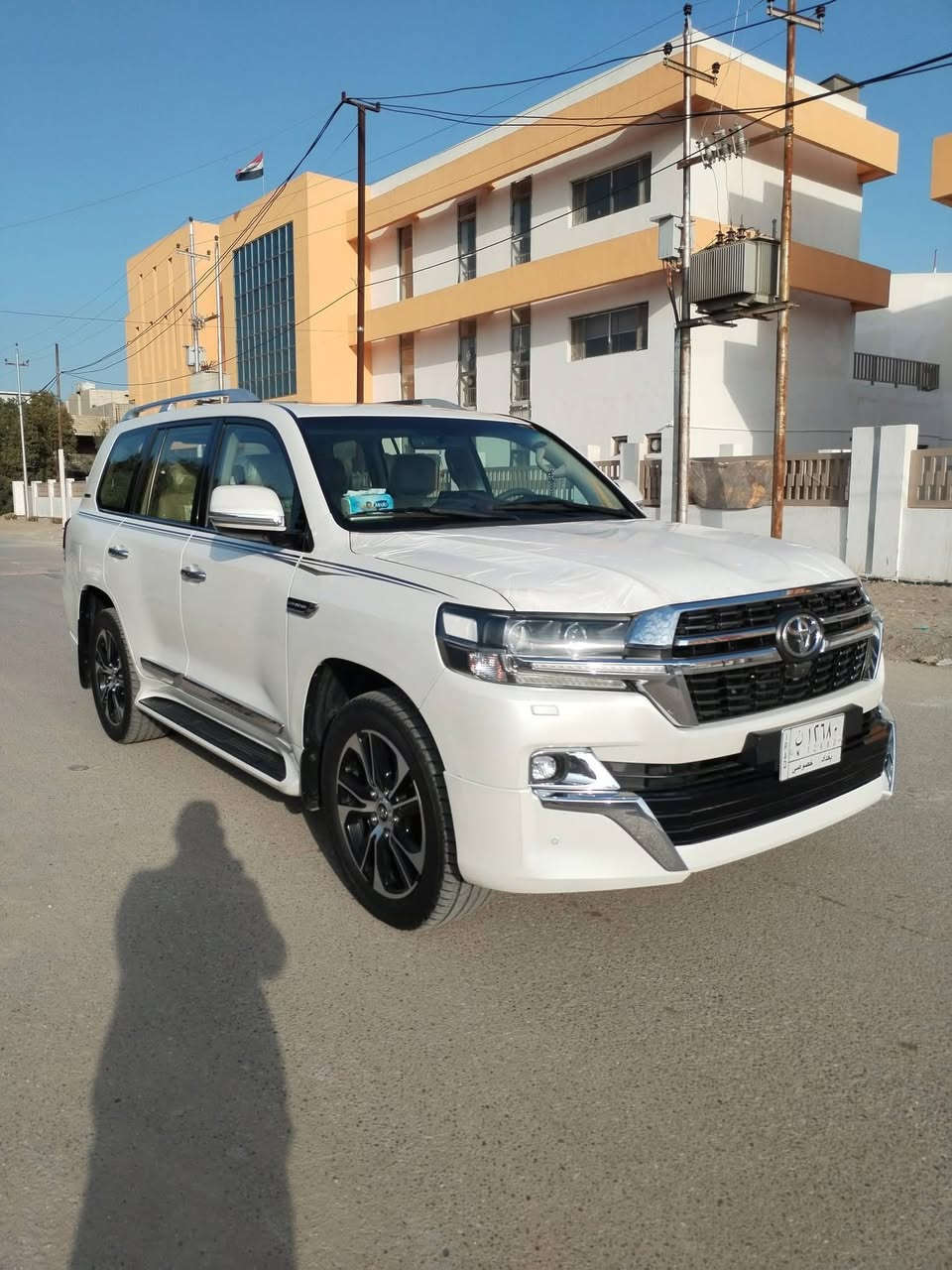 للبيع لاندكروزر ساز باب اول كراند تورنك GXR ٨ سلندر ٤٦٠٠  فول معروفه موصفات الساس بيها شويه صبغ بل بنيد ماشيه ٨٩ السعر ٥٥ الف بيها مجال عنواني الدوره ***********
