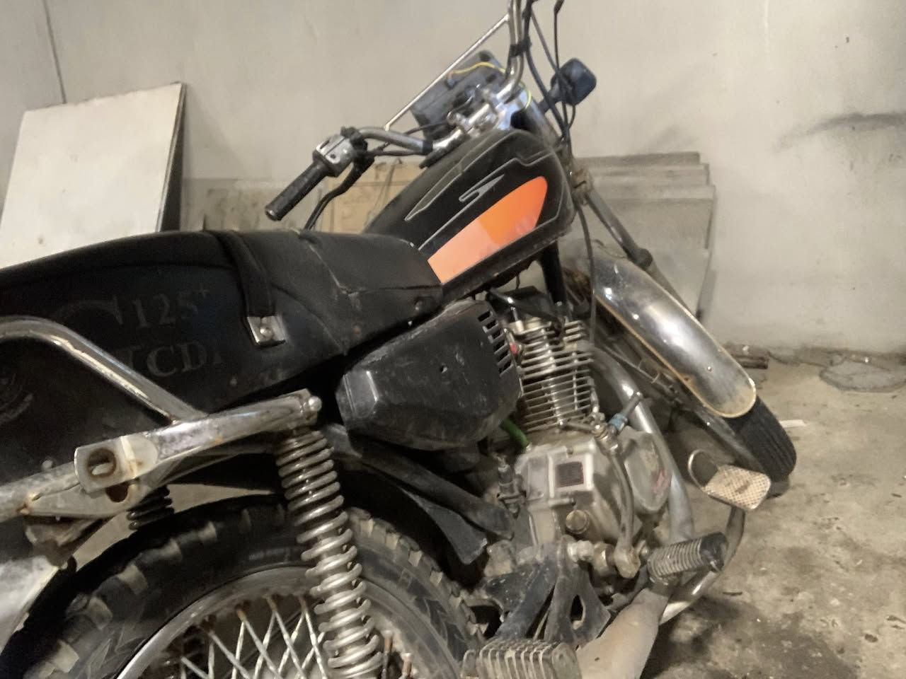 السلام عليكم ماطور للبيع تايكر موديل٢٠٢٠ محرك أي عيب مابي سعر ٣٥٠***********
