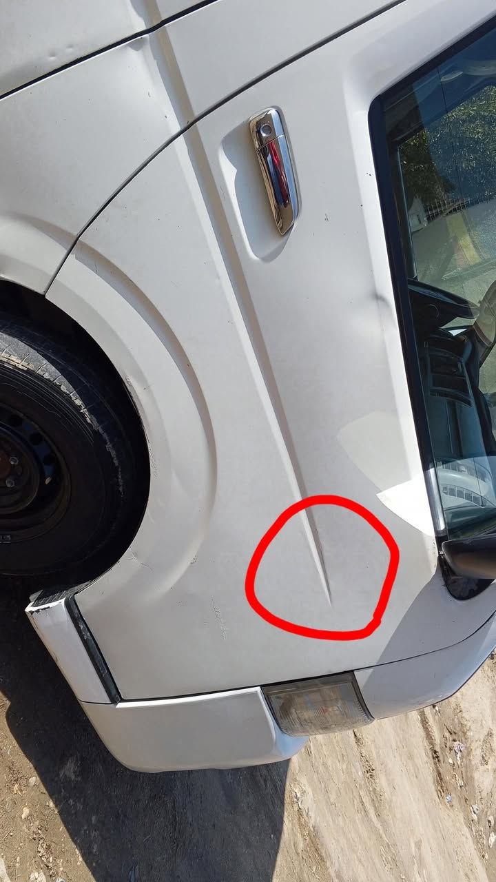 السلام عليكم هايسا 2011 رقم بابل مصفره هيئه غرامات تحويل ثاني مكفول ما عدا الماشره عليها بالاحمر والشخطات الموضحات بالصوره الصفحه الكصيره للاستفسار 
***********
