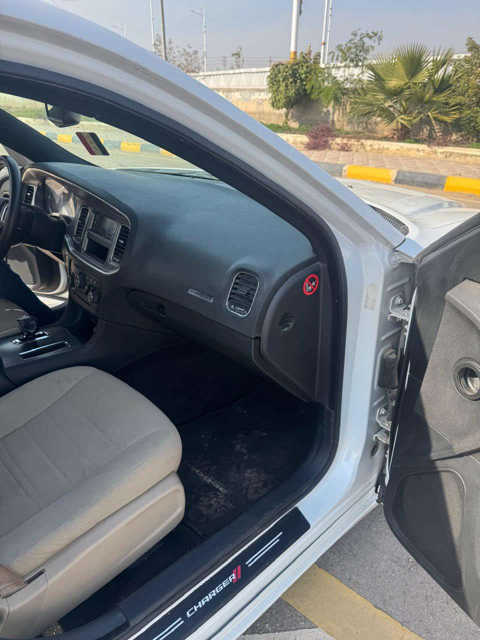 السلام عليكم …
جارجر 13خليجي
كفالة كص ،سرقة عشائر وانتربول 
نضيفة 
كير مكينه كفالة
مابيها كل نقص 
بيها 3قطع صبغ للجمالية
رقم وسنوية متوم طبق الاصل شماليه

السعر 68 وبيها مجال للطيبين

هـ.. ‭0770 426 1630‬
مكانها العماره
