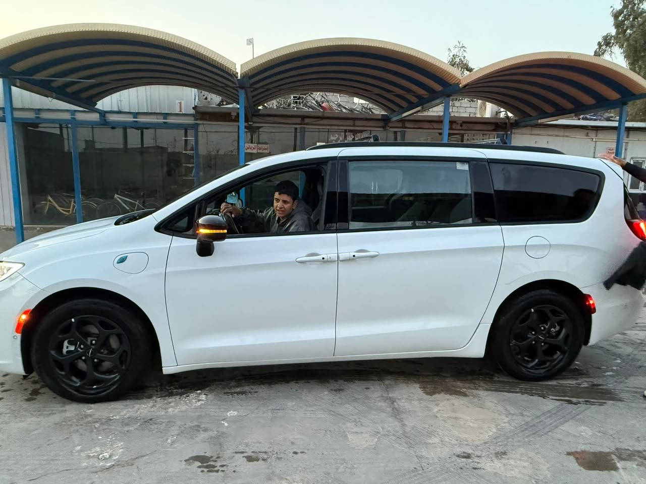 سلام عليكم
2024   CHRYSLER PACIFICA.  S 

كرايسلر باسفيكا هايبرد - بانزين - بلك ان 

الضرر ؛؛  موضح بلصور 

                 

اللوحه ؛؛ بغداد بسمي تحويل بنفس اليوم 

1-خمس كامرات السيارة 360

2- هندبريك بصمة 

3- تشغيل عن بعد 

4- هيترات بالكشنات 

5- رادر جانبي 

6- بيبان كهرباء ( تحكم ريمونت ) 

7- صندوق كهرباء شفط 

8- رادار امامي خلفي 

9- كشنات VIP منفصل

10- مانع انزلاق 

11- نظام ستوب بارك 

12- لايت لدالشكل الجديد 

13- تنبيه الخروج المسار 

14- شاشة كبيرة كاربلاي 

15- تبريد مركزي ثلاثة قطع 

16- تدفئه كراسي وستيرن

17- تحكم استيرن فول 

18- بردات داخلية 

19- اشاير بالمري 

20 -محرك 6 سلندر 3600 

21- كير ماوس 

22- نقطه عمياء 

23 - كشن كهرباء + خزن 

سعر السياره :260 

       مكان السياره بغداد

       ☎️ ***********
