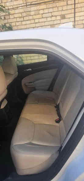 اوباما 300 C لمتدد فول مواصفات فتحه  سياره شبه لكلين حادثهاخفيف  رقم بغداد تحويل مباشر. صدرها جديد ولايتات عليها زنون سعرها 310.  وبيها مجال حك الجيه مكاني بغداد الحسينيه *********** بغداد
