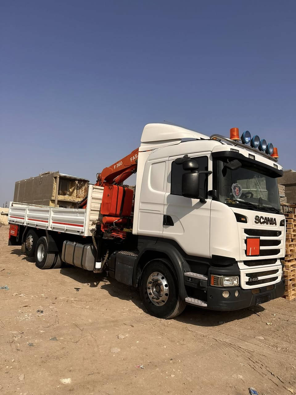 سلام عليكم البيع كرين سكانيه مديل2016  جهاز فاسي12طن ريموت 4سلايتات مكانيّ البصره السعر خاص. رقم الهاتف ***********
