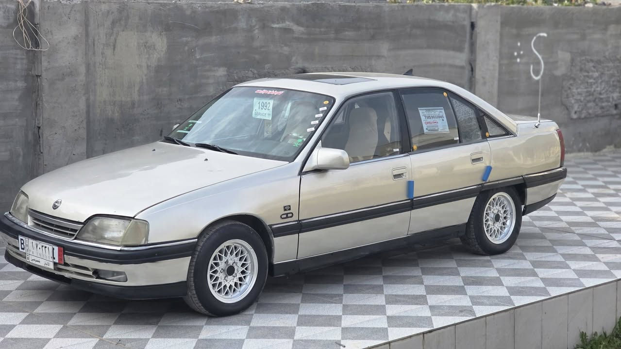 يالله اوبل #اوميكا للبيع موديل 92 محرك 2000 كير عادي رقم الانبار ألماني صبغ عام #جماليه #فقط #كفاله من الضربه والخويس تخم تاير تخم ويل #السعر35 وبيها مجال بصيط  فتحه سقف محرك كير صدر كهربائيات كلها شغاله مكاني رمادي للإستفسار ***********
