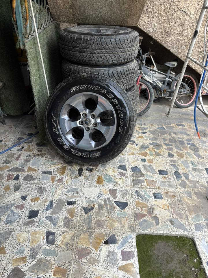 ويل رينكلر معا التاير العدد 5 السعر 600 دولار  ***********
