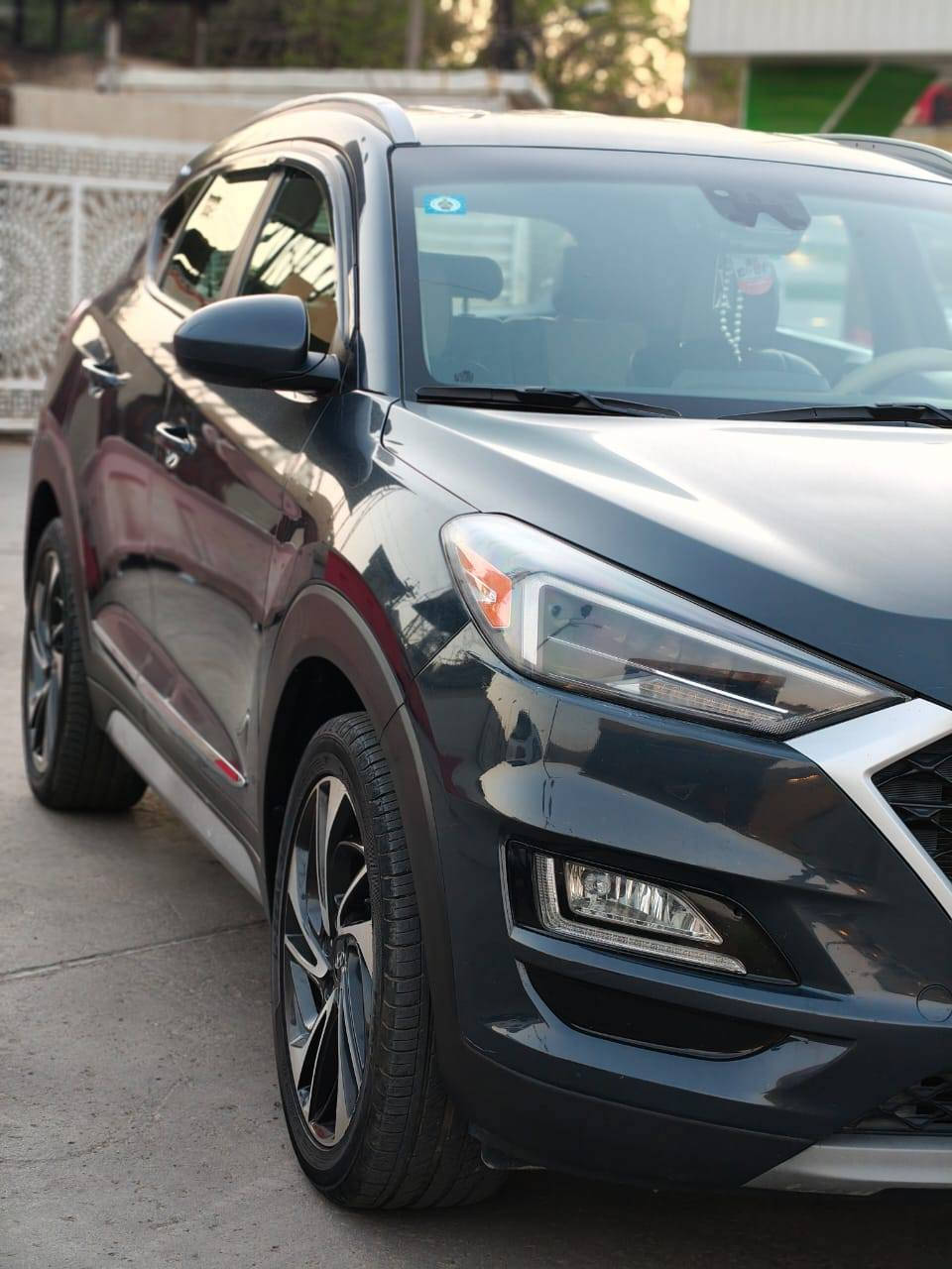 السلام عليكم
Hyundai Tucson Limited 2019 Gray 2.4L 4 
للبيع توكسان 2019 بنزين نظيفة  رقم بغداد باسمي استخدام شخصي قليل مكانها بغداد الدورة شارع المعلمين 
أي استفسار اتصل 
*********** متوفر واتساب
