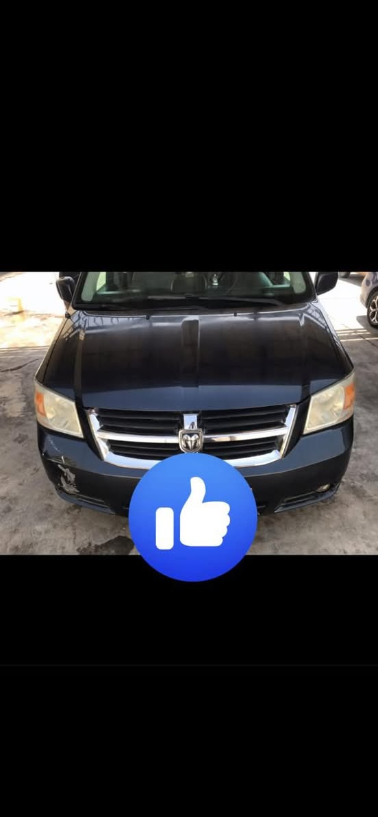 السلام عليكم دوج كرفان للبيع رقم انكليزي سنويه 2030 موديل 2008 للبيع باسمي وماكو سعر محدد الشراي يجي يشوف السياره وينطي سعرها مكاني بغداد الشعب
***********
