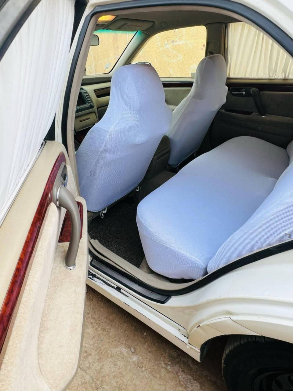 السلام عليكم 
جنون ادوات ... ملكة ... كصة جنطة . محرك ففتي كلاص المرغوب .. دكمتين ... تبريد ثلج +تدفئة وية السويج

مرقم سليمانية . الدولي .. لوحات +سنوية+هزة . ع رقم الشاصي  باجات اصليات ع الضمان . شغل مرتب ومضبوط 

بيع مستعجل محتاج . السعر 33وبية مجال حك الجية
العنوان ميسان /***********
