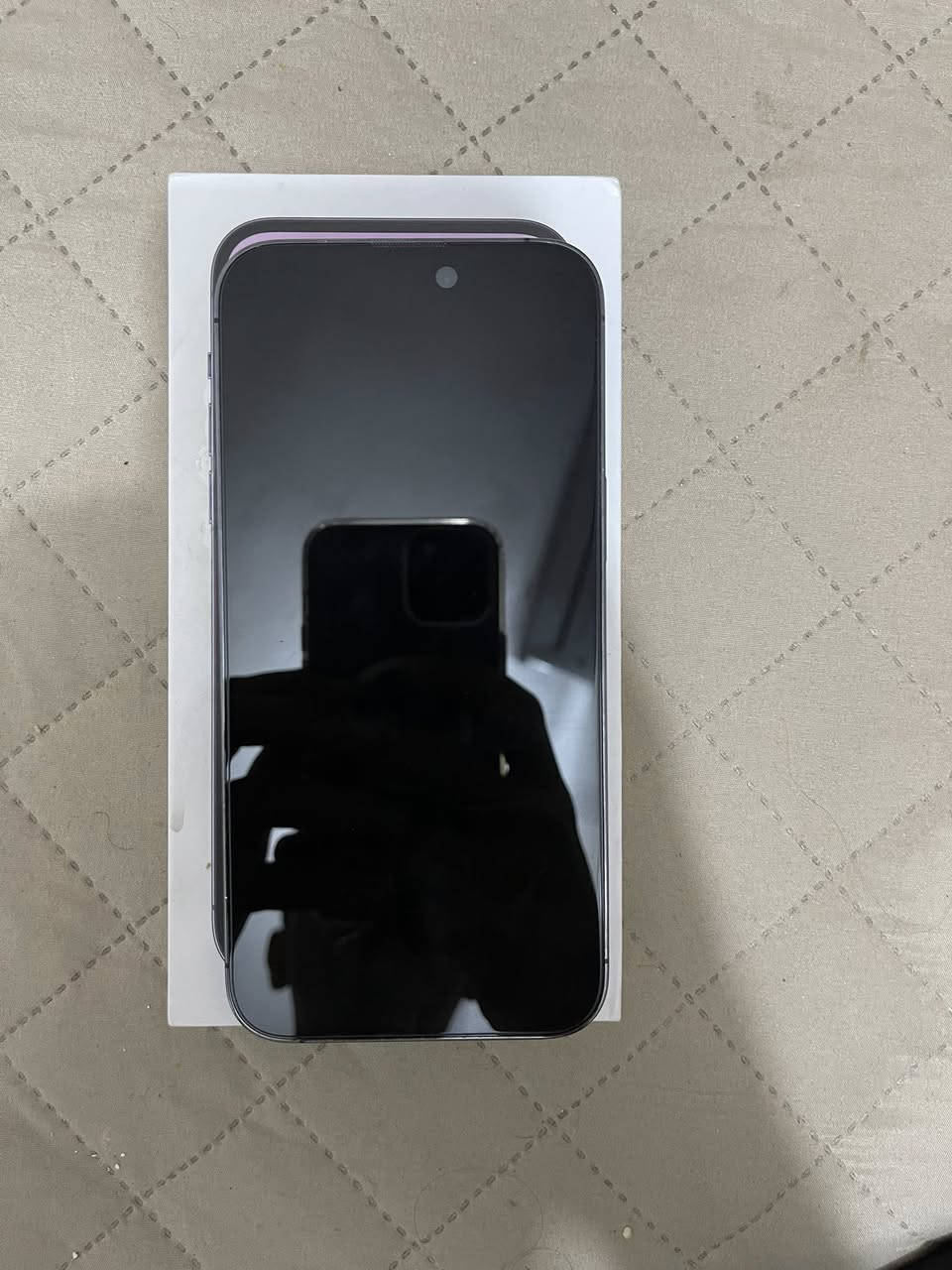 السلام عليكم
للبيع ايفون 14 pro max الون المميز المرغوب 

شرق اوسط باب اول AA/A نضافته 99%  

مكفول من كلشي ما مفتوح وتر بروف 

بطاريه 84% بلاديه صرفيته ممتازه 

مكاني بغداد الامين الثانيه 

السعر: 900الف وبي مجال بسيط 

هـ***********
