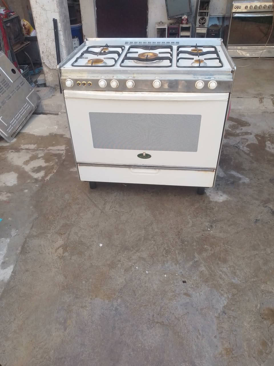 طباخ كريازي مصري اصلي للبيع مكان الفلوجه 7نيسان سعر 225الف  مبايل ***********
