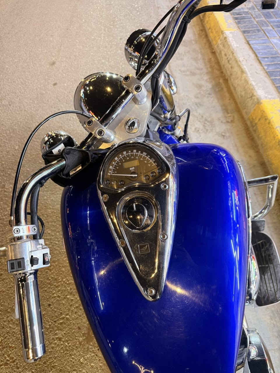 السلام عليكم
دراجه في تي اكس 1300
كلين تايتل مكفوله من الطول للطول 
دراجه بدون رقم  مابيه اي نقص كامله من كولشي
مكان الدراجه كربلاء
سعر 48$
الشراي بي خير ويدلل
***********
