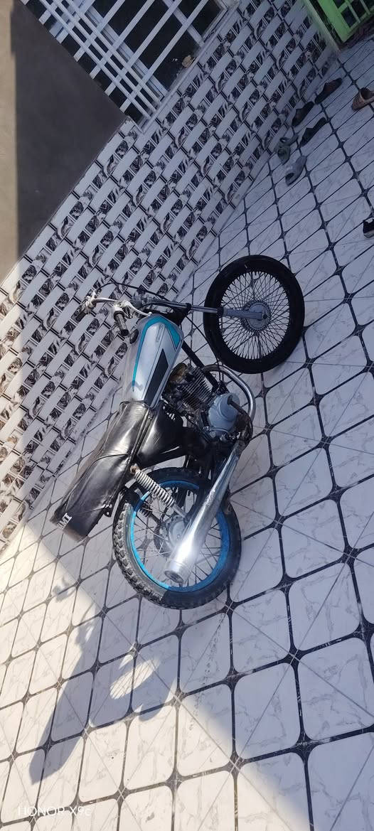 دراجه للبيع الموديل 20 مكان نجف سعر 200 وبيها مجال ***********
