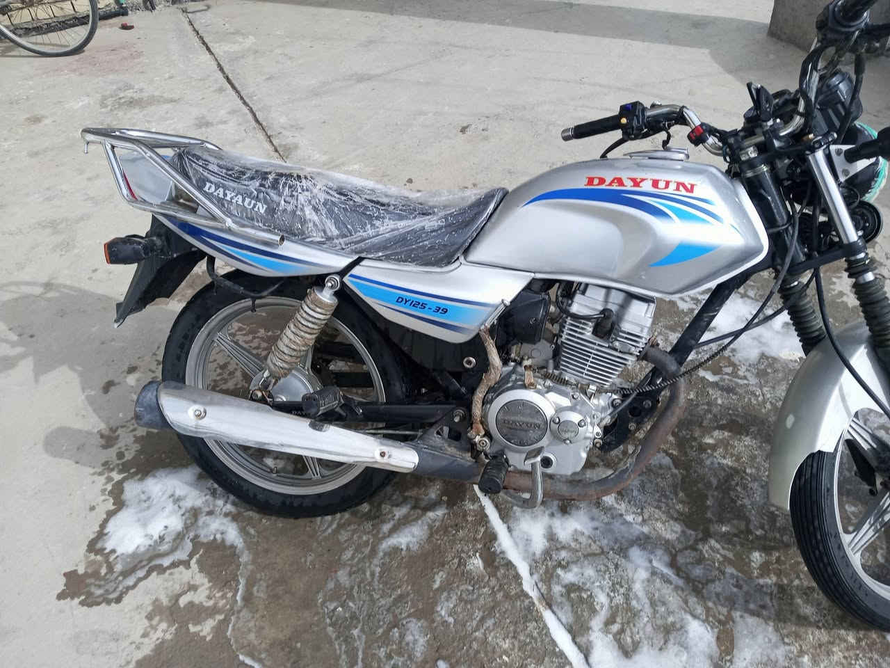 السلام عليكم دراجه دايون عضم موديل 22 بيها رقم شاصي وبليته يعني كلك الدراجه شوفت عينك حلوه ومرتبه السعر 650 وبيها مجال بسيط المكان بابل محاويل الرقم ***********
