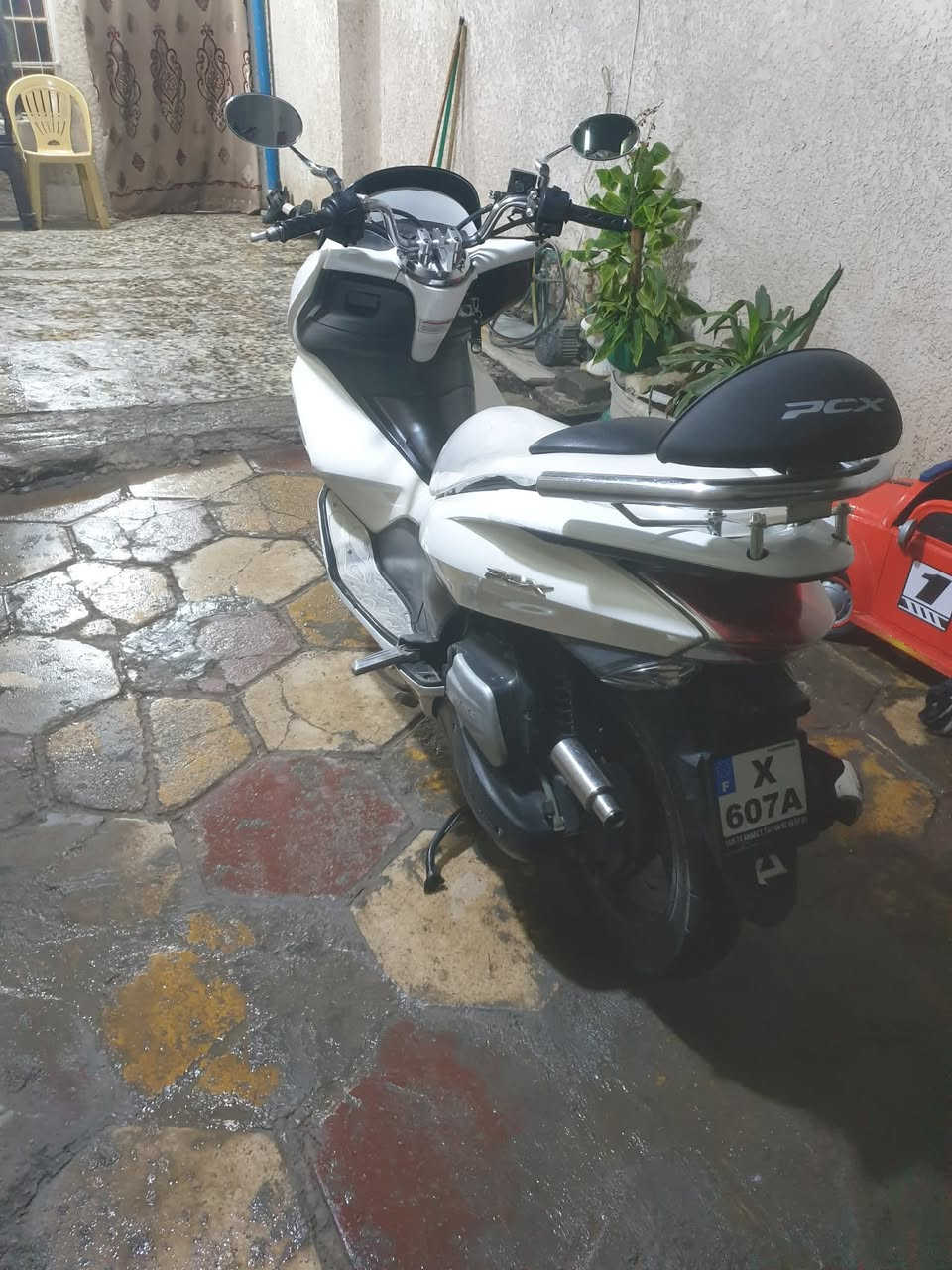 سلام عليكم دراجة pcx مكفولة كفالة عامة حساس ستان وكهربائيات كلهة شغالة جيب فيتر وتعال افحص سعر مليون و600 وبيهة مجال ول موشراي لا يتعبني اي ستفسار ***********
