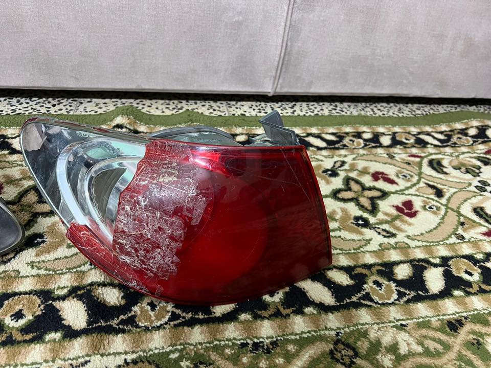 السلام عليكم غراض النترا مقدس مازدة مال خليجي وبكلايت مال امريكي اصلي بس يرادلة جامة ويدات مال بوب داخليات اصليات عدد٣ للبيش قيم باليرضي الله واخذ لاتصال ***********
