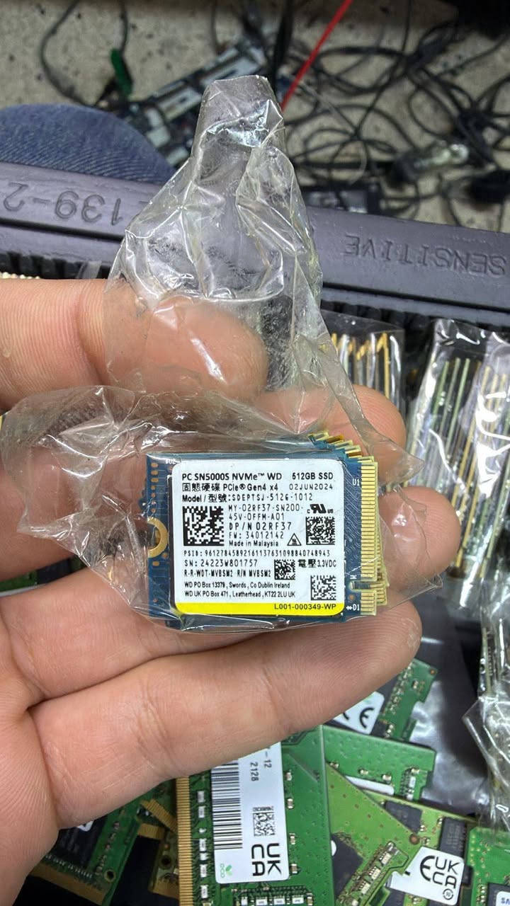 2️⃣ Micron Technology 2400A NVMe
السعة: 512GB
النوع: NVMe M.2
الواجهة: PCIe Gen4 x4
الحجم: 2230
الحالة: مسحوب من لابتوب جديد
صناعة: ماليزيا
🔥 المميزات:
✔️ سرعة عالية جداً (أسرع من SATA بـ 5-6 مرات)
✔️ مناسب للجيل الثامن وفوك
✔️ يركب على أغلب أجهزة Dell / HP / Lenovo الحديثة
✔️ نظيف ومفحوص قبل البيع


**إذا كنت صاحب هذا الإعلان وتريد حذفه لأي سبب، رجاءا أرسل رسالة إلى الدعم الفني**