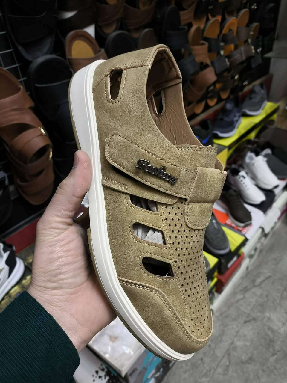 ⚜️ زيتونة للأحذية والحقائب ⚜️

😍جــــــــديـــــــــدنـــــا😍حذاء رجالي مخرم
 
القياس منـ41 الى45

عنواننا/مدخل التعليم🏣مجاور ماركت التعليم


**إذا كنت صاحب هذا الإعلان وتريد حذفه لأي سبب، رجاءا أرسل رسالة إلى الدعم الفني**