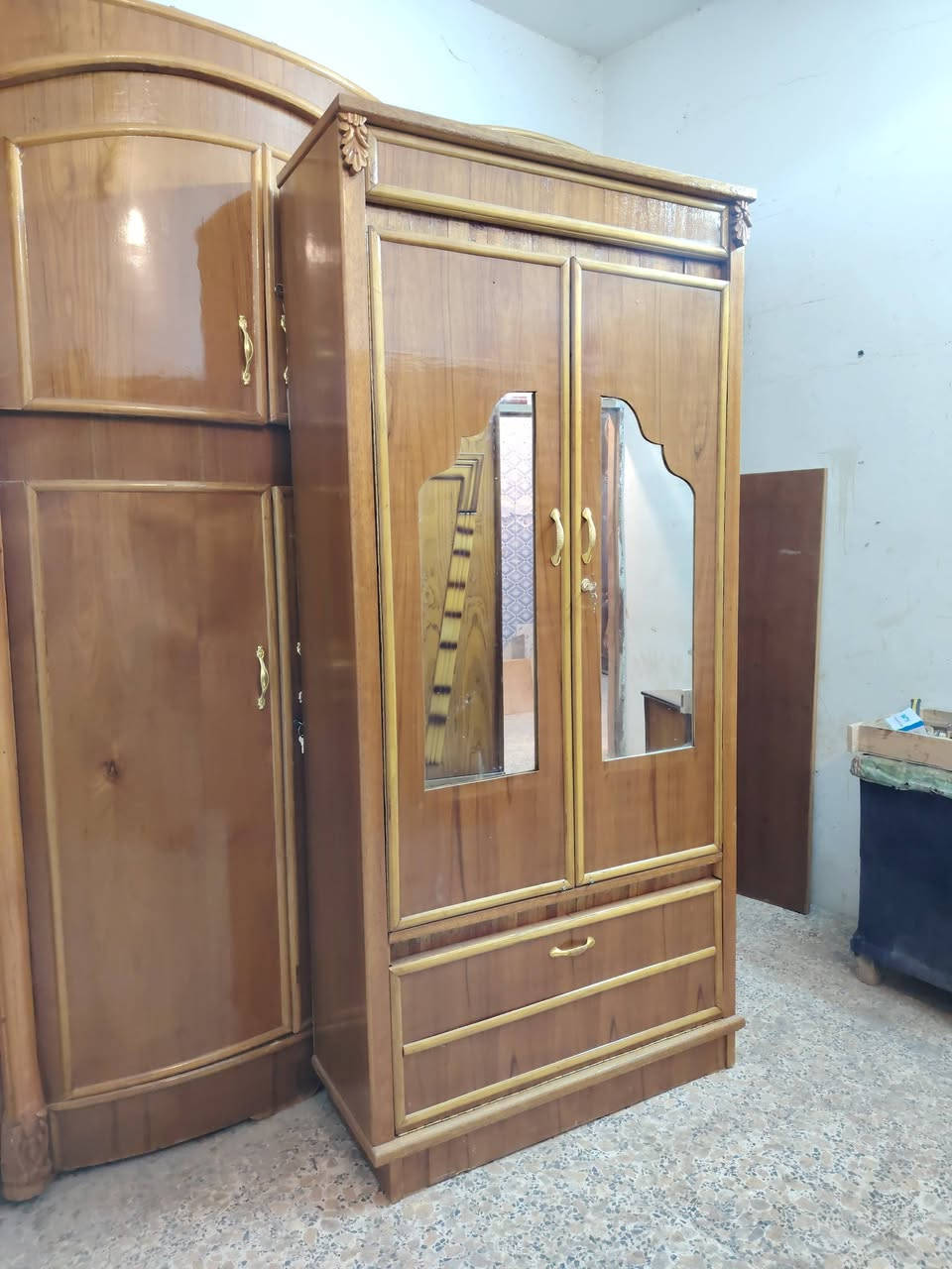 غرفه مستخدمه تزكام صاج 6باب طابقين نضافه فول مديل حديث معرض ابو عقيل ميسان حي رساله شارع ماطور قرب صيدليه حازم ***********((نتشري جميع الغرف))
