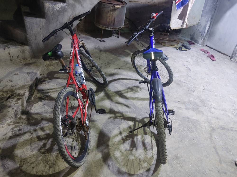 بايسكل رياضي عدد اثنين بسعر مناسب وبيهن مجال قليل للاستفسار راسلني واتساب *********** البصرة, العراق
