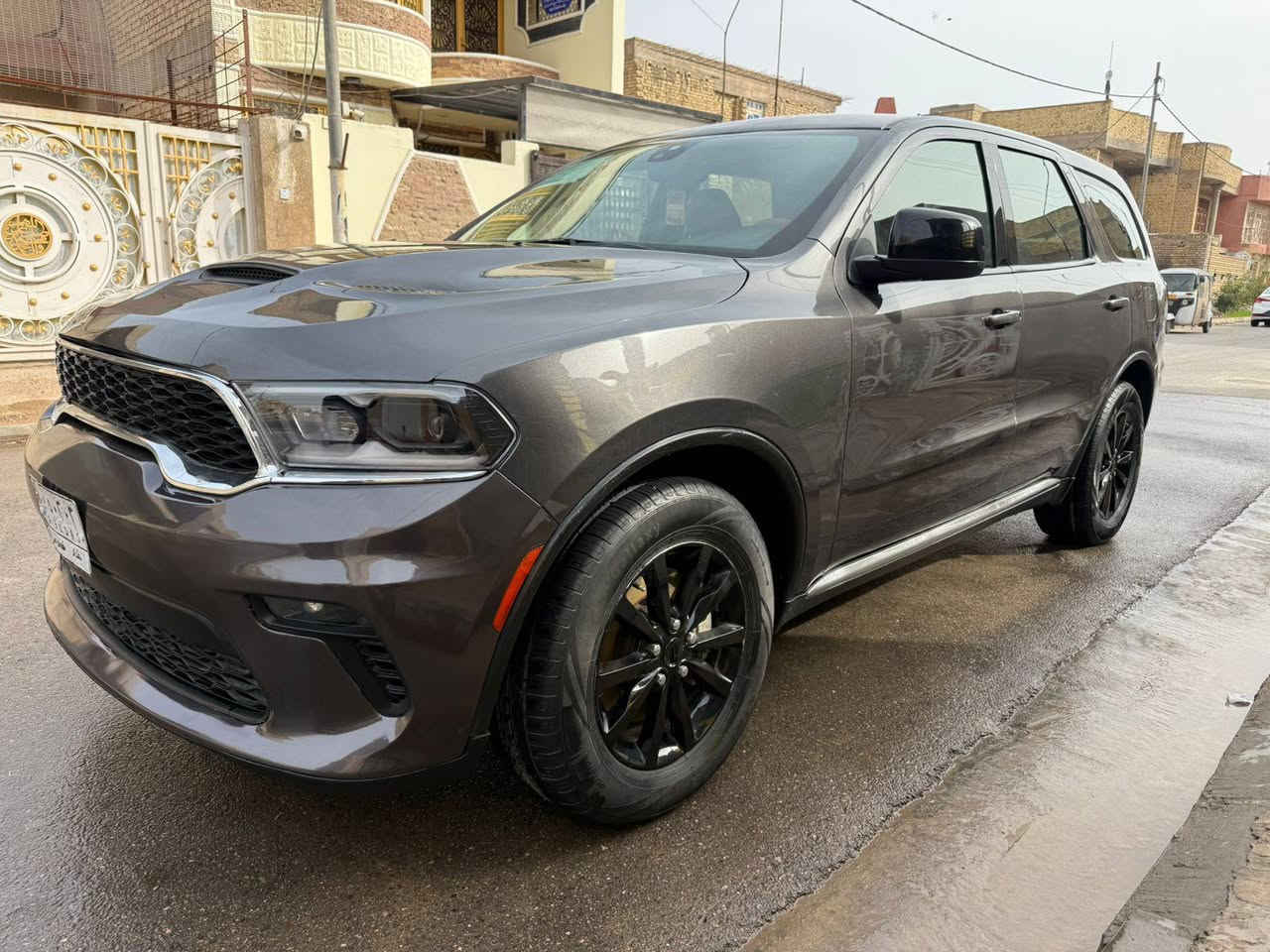 دوج دورنكو2021 السياره صور السونار يمك وحادثها يمك كلش جديده وجاهزه من الدعميه الدعميه  السعر 215
#المواصفات - رقم  بغداد تحويل مباشر تحويل مباشر مشروع وطني 
1- محرم  6سلندر
 سلندر بخاصية توفير الوقود ECO 
3-  + جنطه عادي
2-بصمه
5- حساسات خلفية اصل مع خاصية  
7- لايت ١٠٠واط اصلي مع حاجب LED . 
8-  مع تحرك المرايات الجانبية عند الرجوع الى الخلف حسب التحكم
9- السيارة  احدث نظام قيادة بالعالم 
10- ويل كب حجم20. طخم تايرات حديث 2020  
12- نظام صوت ٧ سماعات داخل السيارة 
من beats audio من شركة apple
14- تحكم ستيرن كامل امامي وخلفي 
15- شاشة دشبول لمس كبيرة  متكاملة الايعازات . وشاشة ٧ انج معلوملت السيارة والعطلات والرسائل... 
17- نظام AUX + Bluetooth . نظام ملاحة GBS شاشت تنته كبيره
+ ذاكرة ميموري كارد موضعي + USB 
18- مانع تزحلق (انزلاق) .
19- تبريد ٤ قطع اكثر من 10 منافذ
20- الكشنات  جلد متصل  و تدفئة و تهوية و مع الستيرن تدفئة وتهوية والمقاعد الخلفية تدفئة
21- كاميرا خلفية دوارة HD 
22-إظهار ضغط الهواء في الاطارات. ومعلومات السيارة الكترونيا مثل كمية دهن محرك و درجة حرارة المحرك والكير والزيت وضغط الزيت الكتروني .
وباقي مواصفات الدورنكو ⁦✔️⁩  ⭐   
 *********** السعر 215 مكان السياره كوت السياره جاهزه من الدعميه الدعميه مكانها كوت مراوس حسب القناعه
