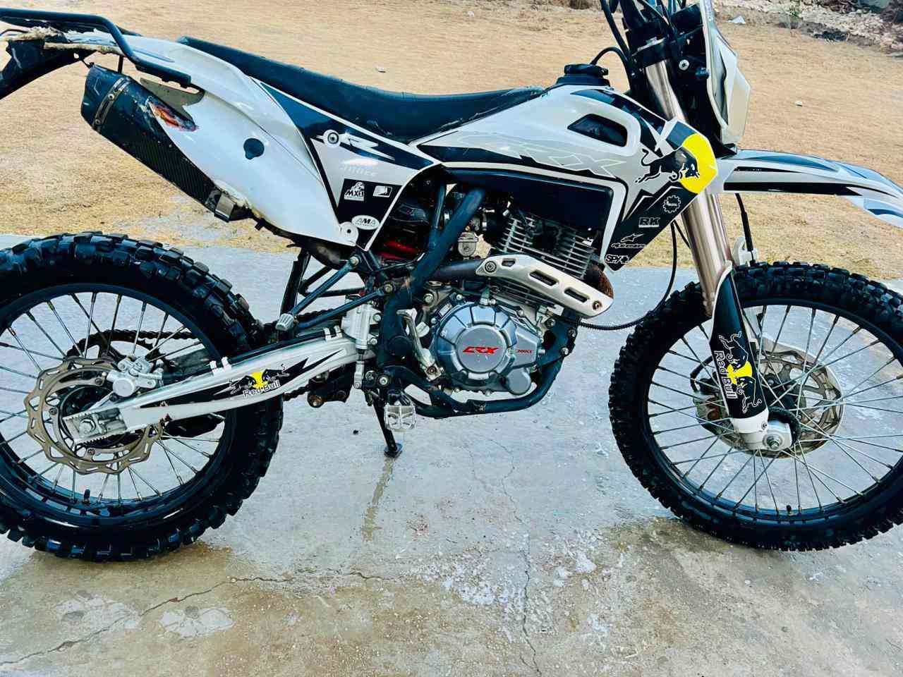 قفاز موديل 24 كفاله عامه مليونو 300 ***********
