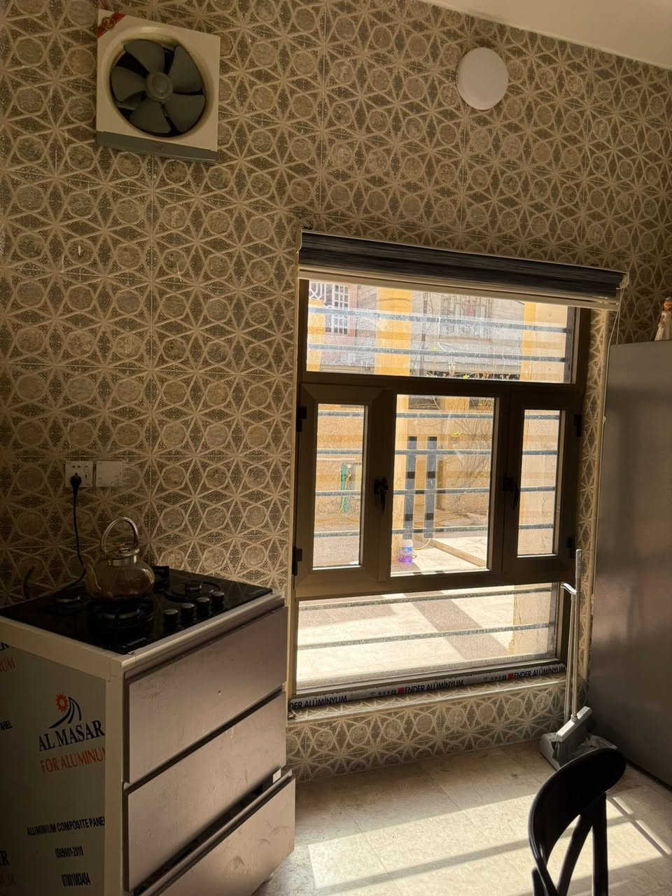 بيت للبيع في حي الخضراء
مساحته 210
مؤثث بالكامل درجة اولى
سبالت جديدة + اثاث مبطخ جديد + اثاث غرف جديد + اثاث هول + اثاث استقبال
طابقين يحتوي على 4 غرف نوم
حمامات عدد 2
هول عدد 2
غرفة إستقبال
مطبخ
منور كبير
مي وكهرباء ومجاري درجة اولى كلش
البيت حديث بناء درجة اولى
الارضية مرمر والحمامات جاكوزي والكهرباء دفن
خط انترنت + خط مولد
حديقة + كراج مرمر

للاستفسار 
***********
