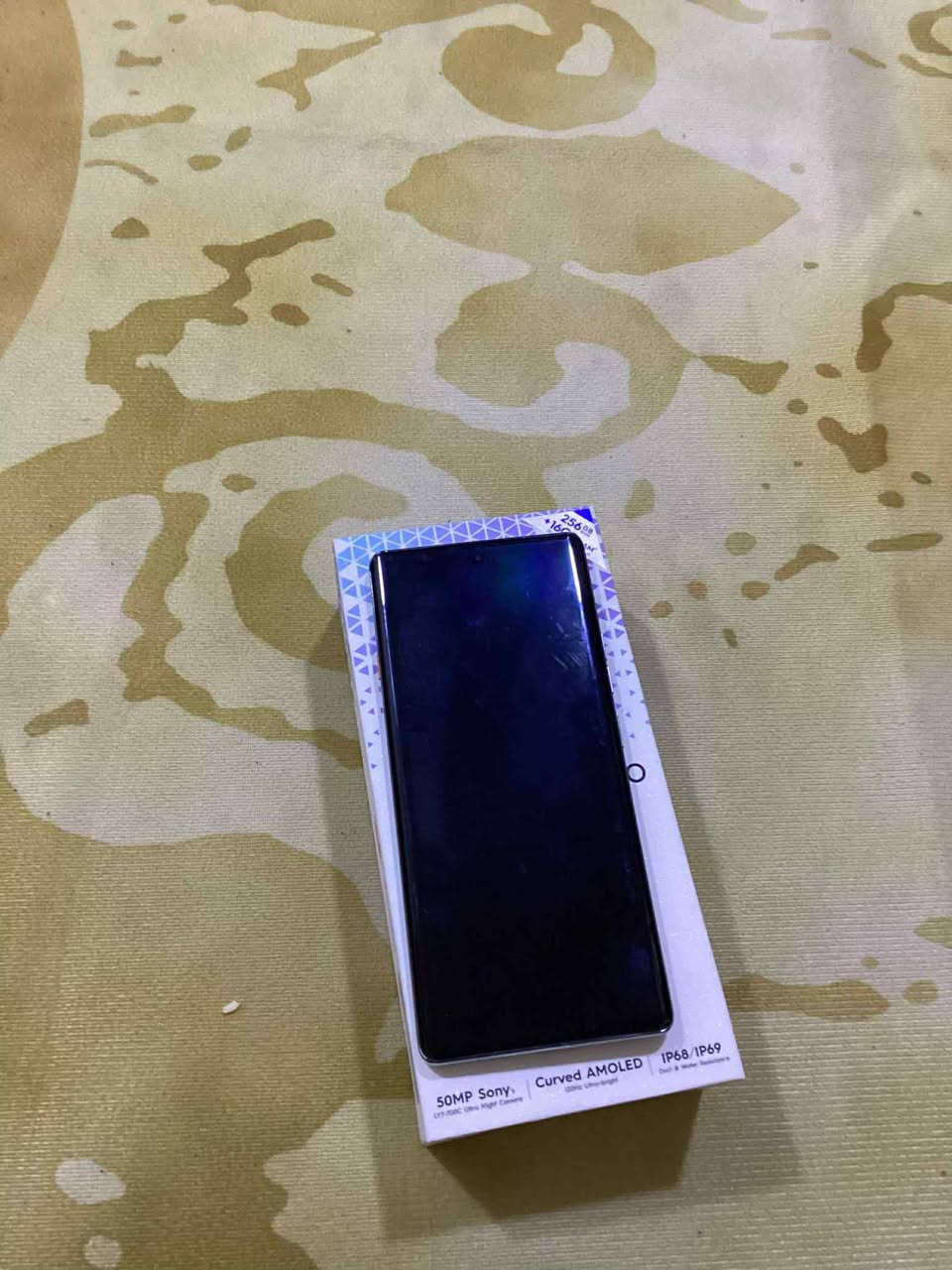 السلام عليكم
تيكنو كامون 40 برو 5جي
ذاكرته 256 رام 12+12 معالج دايمنستي قوي يشغل العاب 90 فريم شاشة 144هرتز جهاز ظد الكسر و الماء ما مفتوح سعره225الف ديالى بعقوبة التحرير 
الاستفسار /***********
