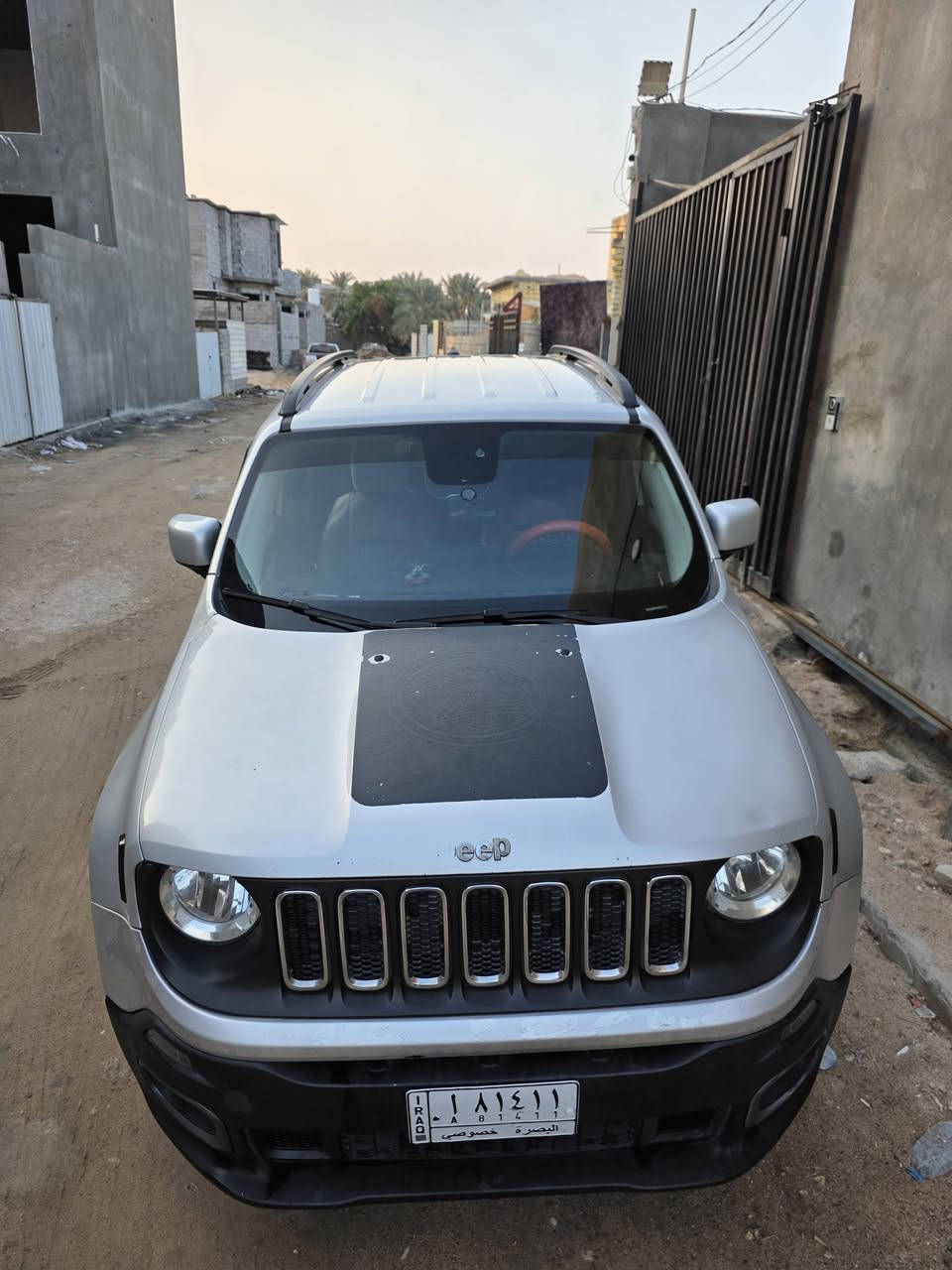 جيب رنكيد 
 2016 
مواصفات لاتتيود
2400محرك 
 4 سلندر
دواخل جوزي وبيجي واحمر
شاشه زغيره
كامره خلفيه
تايرات جدد
حداديه جديده
السياره بدون عطل 
تبريد محرك 
سياره كامله وجاهزه
ماشيه 100 الف كيلو
ضربه بنيد ومدكر بدون دواخل مثل ما موضح بالصور
والمدكر الخلفي بيه ضربه خفيفه واضحه بالصوره 
السعر 110
البصرة
*********** وتس اب
