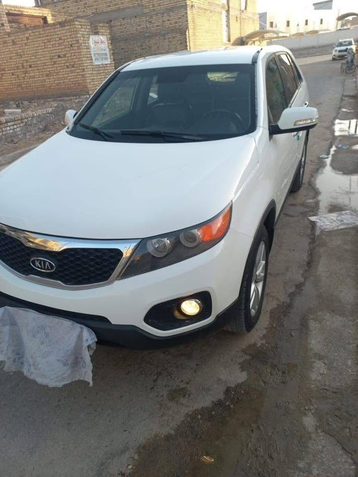 🚘 كيا سورنتو 2014 (أدوات) - بحالة الوكالة ✨
للبيع سيارة كيا سورنتو موديل 2014، دخول جديد وبمواصفات مميزة جداً جاهزة وما ناقصها أي شي.
📌 أهم المواصفات:
 ❄️ تبريد ثلج (ما شاء الله)
 ⚙️ المحرك والكير: بجيس الشركة (جديد وبحالة ممتازة)
 ⛽ كاز حصة: متوفرة لجميع المحافظات
 🛋️ الكراسي: كشنات جلد (تدفئة + تبريد)
 🎡 المقود: هيترات بالستيرن
 👥 السعة: 7 راكب (عائلية بامتياز)
 🔑 التشغيل: بصمة أبواب وبصمة تشغيل
 📸 الكاميرا: كاميرا دوارة عالية الدقة
 🚨 الحساسات: حساس أمامي وخلفي للمساعدة على الوقوف

 الدخول: دخول جديد 🆕
💰 السعر:
 السعر: 58 ورقة (وبيها مجال للشراي الطيب 🤝)
📍 مكان تواجد السيارة:
 المحافظة: ذي قار - الناصرية
📞 للاستفسار والتواصل:
للمزيد من التفاصيل أو المعاينة، يرجى الاتصال مباشرة على الرقم:
📱 ***********
