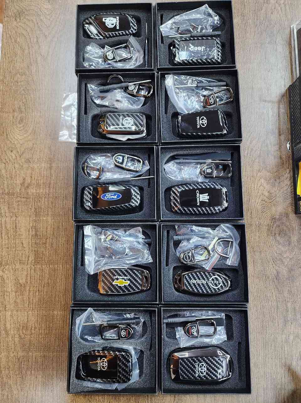 اجمل درع مفتاح سيارة متوفر كل انواع السيارات 
(تويوتا فورد mg جيب دوج شوفر نيسان )
درع الترند الجديد كاربون فايبر حديد الاصلي 
موجود بشكلين البروزن والكاربون فايبر الكامل 
للحجز ارسل مفتاح سيارة او نوع والموديل ورقمك وعنوانك 
عنوان المحل سليمانية دو سايد كاني كوردا 
وتتوفر خدمة توصيل كل محافظات العراق
رقم التواصل 
***********
