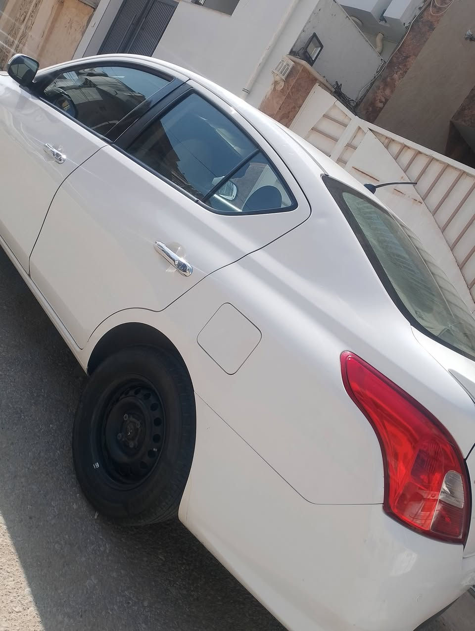 نيسان صني هندي 2020
مكينه وكير جدد عل فحص 

تبريد ثلج 

دواخل دوشمه ارضيه وكشنات وتنته كامله 

شاشه جديده تحكمات ستيرن 

زوج تايرات جدد 

عبوه فيت بم جديده 

بيها صبغ باب السايق فقط 

سيارة حلوة ونظيفه ومرتبه 

للاستفسار الاتصال على رقم  +964 781 934 2088 واتساب فقط او ماسنجر
