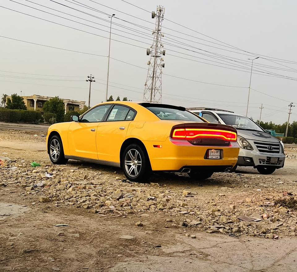 سلام عليكم جارجر 13 للبيع فقط قطعه جاملغ الامامي فتح بلادي سياره جاهزه من كلشي داخل عسلي الاكسن بيه تاشيره سنويه جديده رقم جديد السعر 170 وبيه مجال ***********
