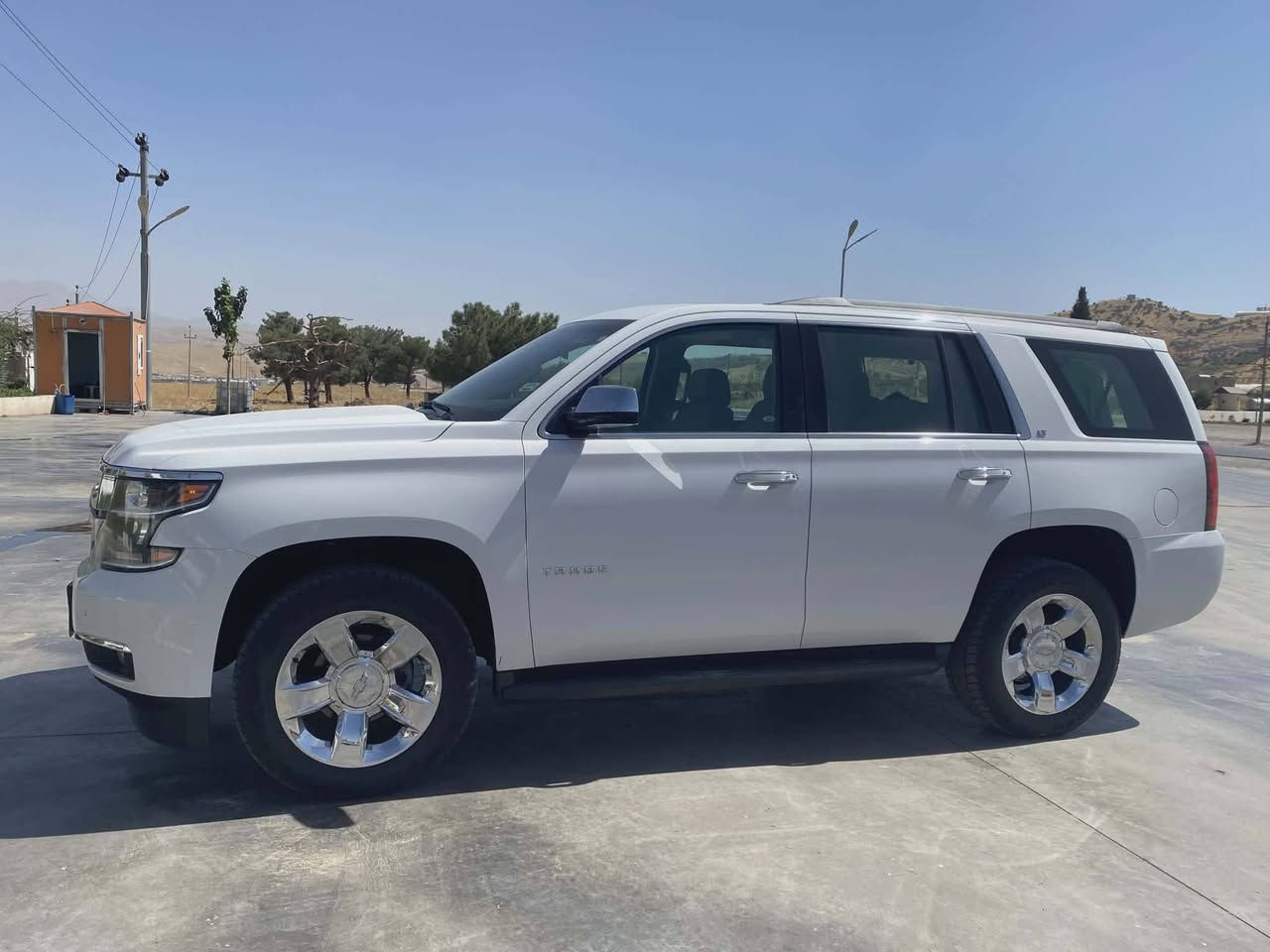 السلام عليكم اللهم صل على محمد وال محمد اعتذر من اخوتي مسؤولين الكروب السيارة شوفرليت
تاهو 2015 فئه السيارهLT1 سياره جديده بمعنى الكلمه بعدها وكاله مواصفات السياره
١   تشغيل عن بعد
٢  نظام فورويل
٣  نظام نزول منحدرات
٤  فتح السقف
٥  حساس امامي خلفي
٦  شاشه قاصه
٧  صندوق كهربائي
٨  رادار امامي
٩  فول تحكمات ستيرن
١٠  كوشن كهرباء
١١  سكليتر صعود ونزول كهرباء
١٣ تحديد مسار
١٣ مقاعد رجاجه
وبعد بيها هواي تفاصيل السياره خليجي وكاله المنصور رقم سليمانيه باسمي رقم جديد مكان السياره ديالى
السعر المطلوب350 بيع او مراوس وبالعافيه والله يرزق اللي ياخذها  *********** يا الله
