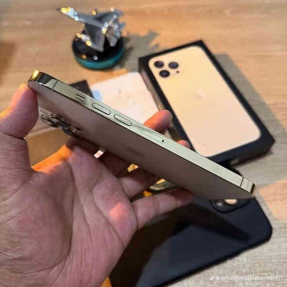 سلام عليكم 13 برو ماكس شرق اوسط التليفون ننظيف مال بيت السعر 650نهايته عفيه لن محتاج وريد ابيعه وين ماتريد تفحص افحص البطارية 88الذاكره 512/***********رقم الهاتف مامتواجد على النت
