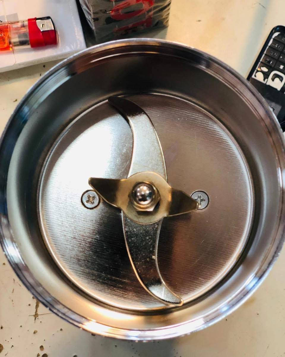 طاحونه صناعي
 حجم 100 غرام 
بقوة 1000 واط ماركة 
بومان
 الماني اصلي

طريقة الحجز ارسل العنوان ورقم الهاتف أو الاتصال على الرقم
***********

العنوان مدينه العاب المدهش مجاور مطعم ابو صفاء تحت جسر العبور المعلق .
