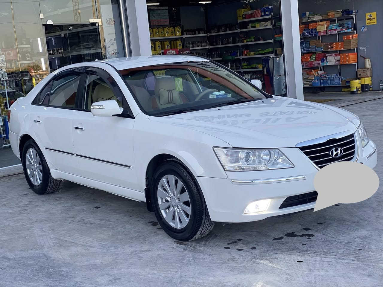 السلام عليكم
سوناتا مقدس 2011 بانزين دوش دشبول ليزري تبريد بيانو كصة جنطة سياره جديدة بمعنى الكلمة سيارة مال جناي اضافة شاديلهه منظومة غاز اتريد اتشيلهه اتبيعهه اتريد اتبقيهه بسيارتك انت براحتك سياره حلوة ماشية قليل منظومة زينون اصلي ويل كب اصلي تخم تاير اصلي دهن اصلي سيارة كاملة مكملة شخط مال ابره مابيهه 
السعر ٤٨ مكانهه بغداد 
***********
