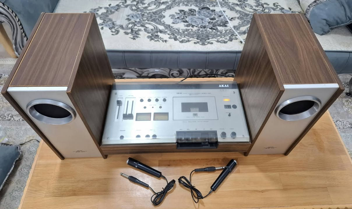 مسجل ناطق ياباني ماركة :
AKAI GXC-39
صناعة : 1976
نظام DOLBY
سماعات عدد 2 
لاقطات عدد 2 
السعر النهائي : 350 الف مع التوصيل


**إذا كنت صاحب هذا الإعلان وتريد حذفه لأي سبب، رجاءا أرسل رسالة إلى الدعم الفني**