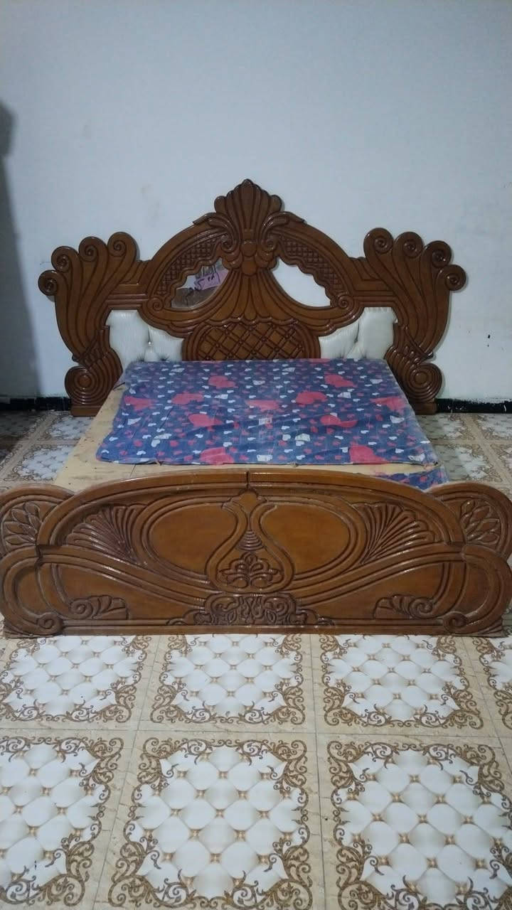 غرفة اخشاب كما موضح بالصور اضرار بصيطة ٥٠٠ الاتصال على الرقم ***********
