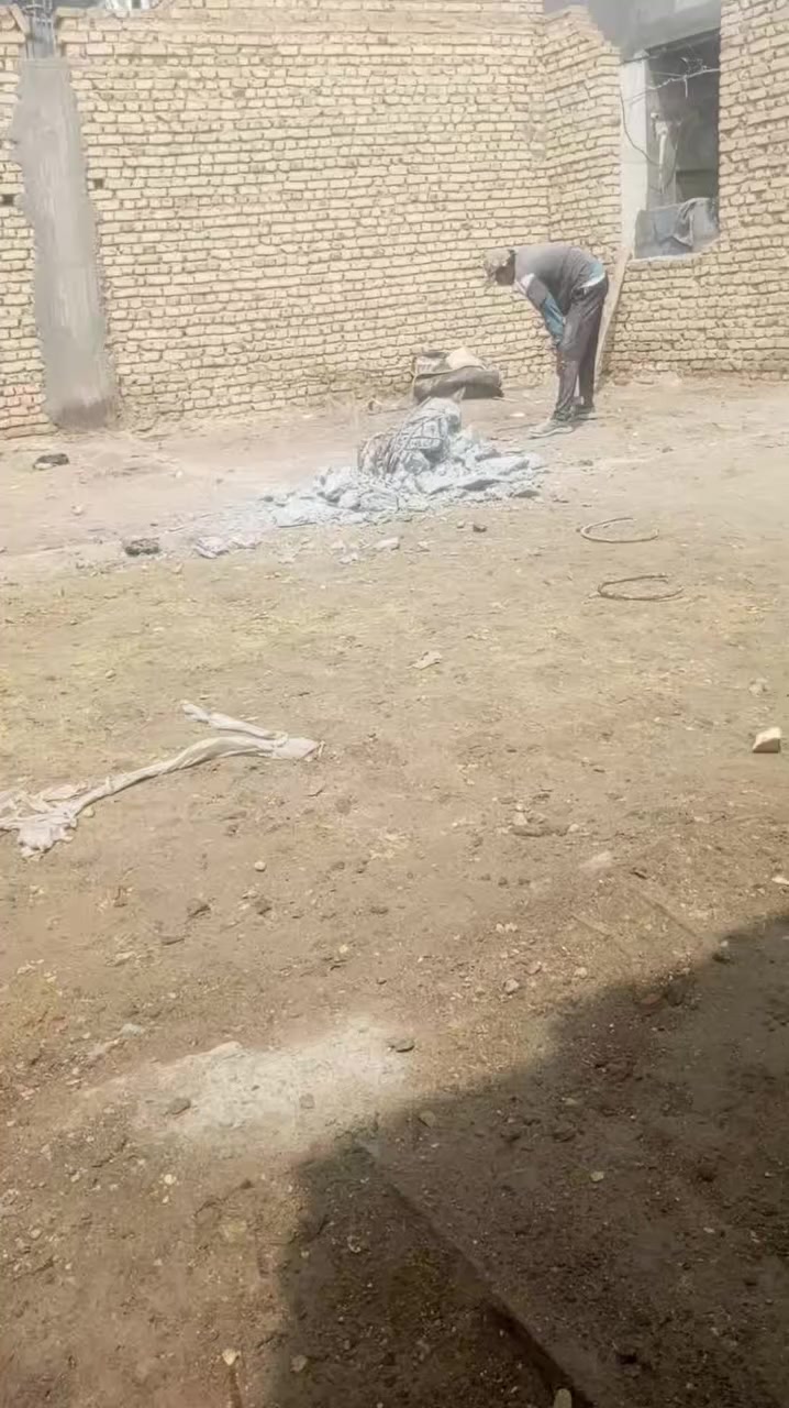 جزء من اعمالنه مستعدون الكافة الاعمال تفليش تكشير البيوت تدخيل وفرش سبيس وحدل وقلع ارضيات من الكاشي تزفيت الارباطات صب باتلو لنتن الاتصال على الرقم ***********
