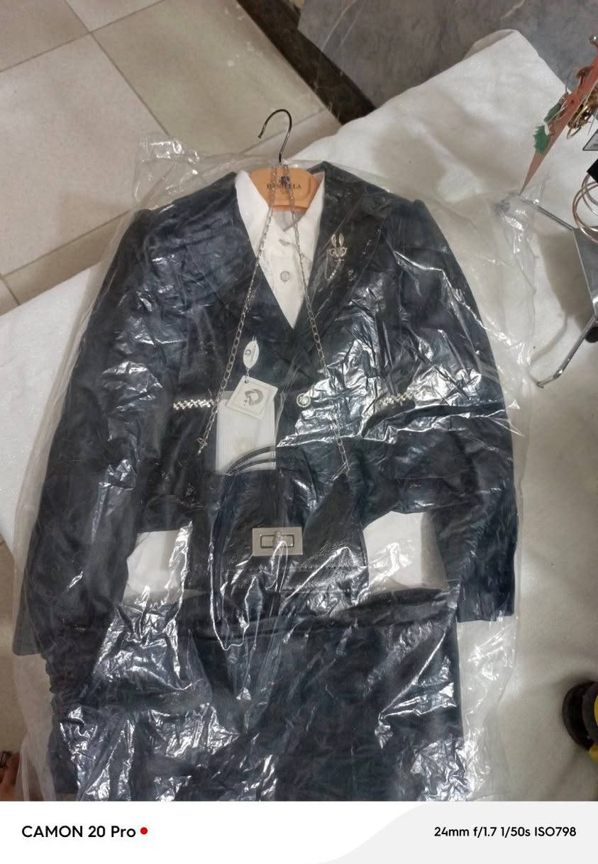 مرحبا بنات عندي ملابس ماركه مستوردا اتلبس عمر 4او5او6 عندي توصيل


**إذا كنت صاحب هذا الإعلان وتريد حذفه لأي سبب، رجاءا أرسل رسالة إلى الدعم الفني**