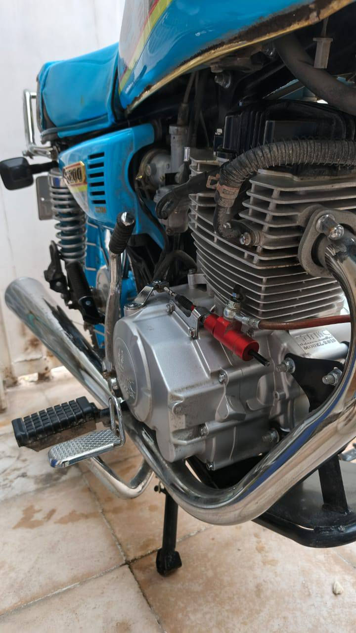 السلام عليكم 
سيفان 5 كير محرك 200cc رقم انكليزي مداور ثاني يوم نجف بأسمي استخدام 3 اشهر بحالة الوكالة الدراجه 
السعر 1400 وبيهة مجال بسيط 
للتواصل واتس اب ***********
